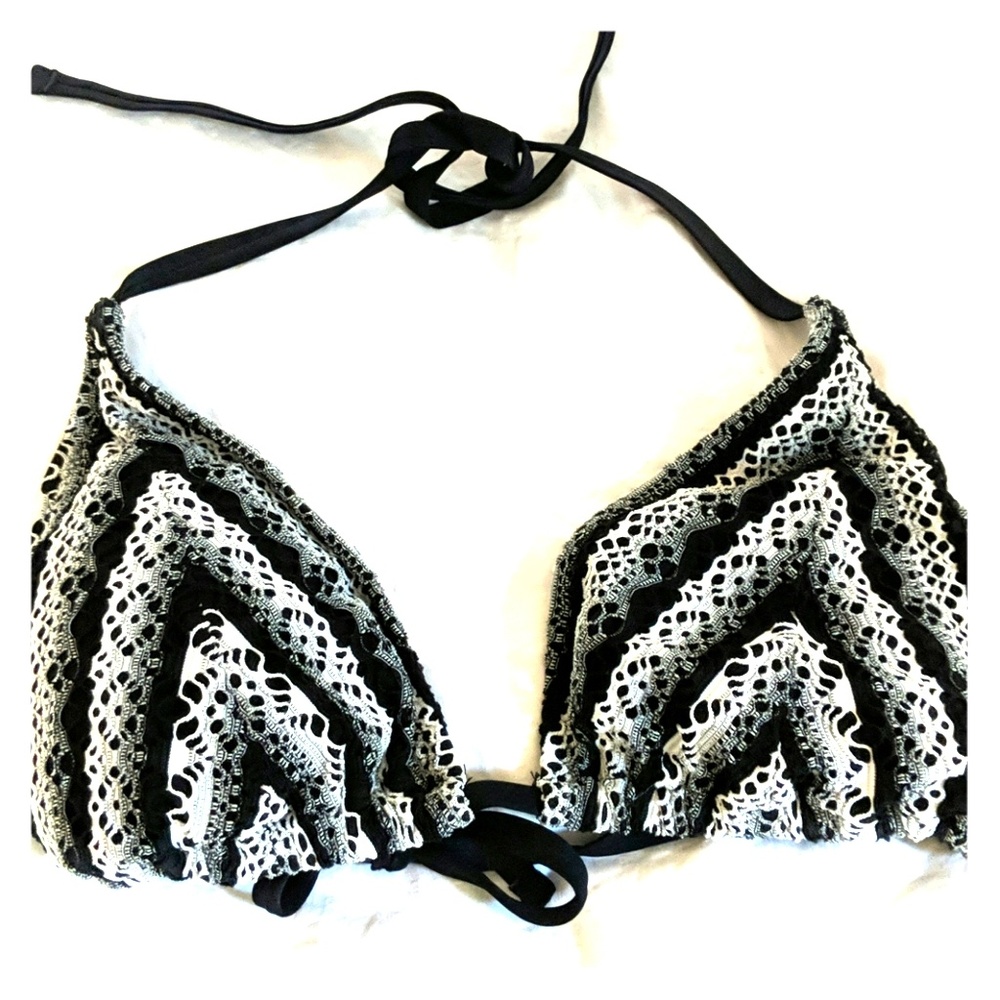 Mossimo D/DD bikini top